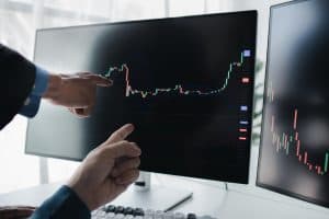 Read more about the article Mengapa trader memilih Spread Trading: Keuntungan dan kelemahan